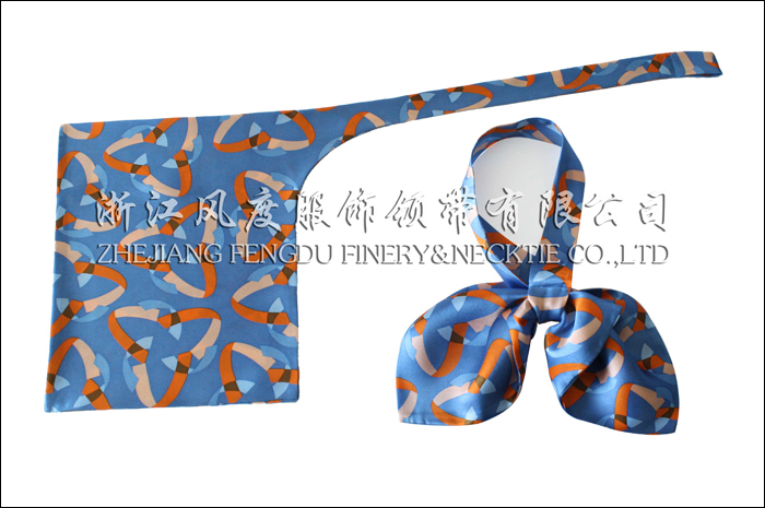 6188960_上海有線(xiàn)真絲雙層刀型絲巾-2.jpeg